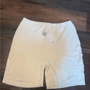 AWM Women's Cream Bamboo Shorts